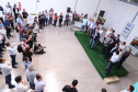 O governador Carlos Massa Ratinho Junior participou nesta terça-feira (23), em Cascavel, do evento de certificação SISBI (Sistema Brasileiro de Inspeção de Produtos de Origem Animal) para a Granja Refem, que desenvolve um projeto pioneiro no Estado de produção de ovos a partir da criação de galinhas sem gaiola. Foto: Rodrigo Felix Leal/ANPr