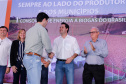 A primeira usina do Brasil de produção de biogás a partir do tratamento dos dejetos de suínos começou a funcionar no Paraná nesta quarta-feira (24), em Entre Rios do Oeste, na Região Oeste do Estado. O governador Carlos Massa Ratinho Junior inaugurou a unidade geradora cuja capacidade total é de 480 KW, transformando por dia 215 toneladas de um agente poluidor em energia limpa. Foto: Rodrigo Felix Leal/ANPr