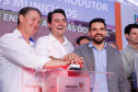 A primeira usina do Brasil de produção de biogás a partir do tratamento dos dejetos de suínos começou a funcionar no Paraná nesta quarta-feira (24), em Entre Rios do Oeste, na Região Oeste do Estado. O governador Carlos Massa Ratinho Junior inaugurou a unidade geradora cuja capacidade total é de 480 KW, transformando por dia 215 toneladas de um agente poluidor em energia limpa. Foto: Rodrigo Felix Leal/ANPr