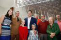 O governador Carlos Massa Ratinho Junior autorizou 1.582 promoções e progressões de servidores Segurança Pública do Paraná. Em solenidade realizada nesta quarta-feira (24), no Palácio Iguaçu, Ratinho Junior assinou despacho governamental de promoção de 75 oficiais e praças da Polícia Militar e Corpo de Bombeiros. Foto: Rodrigo Felix Leal/ANPr
