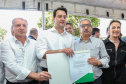 Pavimentação de ruas, melhoria em quadras poliesportivas, revitalização de praça, construção de barracões industriais e compra de equipamentos rodoviários são os principais investimentos que 15 municípios da região Norte do Paraná farão com apoio do Governo do Estado