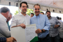 Pavimentação de ruas, melhoria em quadras poliesportivas, revitalização de praça, construção de barracões industriais e compra de equipamentos rodoviários são os principais investimentos que 15 municípios da região Norte do Paraná farão com apoio do Governo do Estado