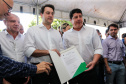 Pavimentação de ruas, melhoria em quadras poliesportivas, revitalização de praça, construção de barracões industriais e compra de equipamentos rodoviários são os principais investimentos que 15 municípios da região Norte do Paraná farão com apoio do Governo do Estado