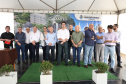 Quarenta e nove famílias de Prudentópolis, na região Centro-Sul do Paraná, receberam as chaves da casa própria nesta quinta-feira (25). As moradias foram entregues pelo governador Carlos Massa Ratinho Junior em evento com as famílias, com o prefeito Adelmo Luiz Klosowski, o presidente da Cohapar, Jorge Lange, e lideranças da região. Foto: José Fernando Ogura/ANPr