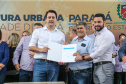 O governador Carlos Massa Ratinho Junior e o prefeito Miguel Amaral inauguraram mais uma unidade do projeto Meu Campinho. O governador também assinou a ordem de serviço para dar início à construção de uma unidade de saúde no mesmo bairro, em frente ao Meu Campinho.
Além disso, foram entregues licitações e homologações de projetos que somam R$ 1,75 milhão em investimentos, nos municípios de Ivaiporã, Reserva e Roncador. Ivaiporã, 26/07/2019 -Foto: Geraldo Bubniak/ANPr