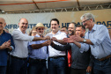 Investimentos do Governo do Estado reforçam o apoio à produção agrícola em Ivaiporã, no Vale do Ivaí (Norte do Paraná). Nesta quinta-feira (26) o governador Carlos Massa Ratinho Junior inaugurou obra de pavimentação de estrada rural e fez a entrega de equipamentos para agricultura, beneficiando 1.350 famílias. O volume de recursos chega a R$ 1,1 milhão.  Ivaiporã, 26/07/2019 -Foto: Geraldo Bubniak/ANPr