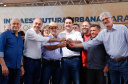 Investimentos do Governo do Estado reforçam o apoio à produção agrícola em Ivaiporã, no Vale do Ivaí (Norte do Paraná). Nesta quinta-feira (26) o governador Carlos Massa Ratinho Junior inaugurou obra de pavimentação de estrada rural e fez a entrega de equipamentos para agricultura, beneficiando 1.350 famílias. O volume de recursos chega a R$ 1,1 milhão. Foto: Rodrigo Felix Leal/ANPr