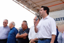 Investimentos do Governo do Estado reforçam o apoio à produção agrícola em Ivaiporã, no Vale do Ivaí (Norte do Paraná). Nesta quinta-feira (26) o governador Carlos Massa Ratinho Junior inaugurou obra de pavimentação de estrada rural e fez a entrega de equipamentos para agricultura, beneficiando 1.350 famílias. O volume de recursos chega a R$ 1,1 milhão. Foto: Rodrigo Felix Leal/ANPr