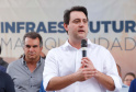 Investimentos do Governo do Estado reforçam o apoio à produção agrícola em Ivaiporã, no Vale do Ivaí (Norte do Paraná). Nesta quinta-feira (26) o governador Carlos Massa Ratinho Junior inaugurou obra de pavimentação de estrada rural e fez a entrega de equipamentos para agricultura, beneficiando 1.350 famílias. O volume de recursos chega a R$ 1,1 milhão. Foto: Rodrigo Felix Leal/ANPr