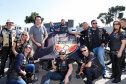 O governador Carlos Massa Ratinho Junior disse neste sábado (27) que o Governo do Paraná prepara, em parceria com motociclistas, uma agenda turística robusta para integrar ainda mais os clubes e potencializar as viagens ao encontro das belezas naturais do Estado. Ele participou das comemorações da 1ª Moto União, no Palácio Iguaçu, evento idealizado pelo Departamento de Trânsito do Paraná (Detran-PR) que passa a fazer parte do calendário estadual em razão do Dia do Motociclista.