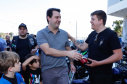 O governador Carlos Massa Ratinho Junior disse neste sábado (27) que o Governo do Paraná prepara, em parceria com motociclistas, uma agenda turística robusta para integrar ainda mais os clubes e potencializar as viagens ao encontro das belezas naturais do Estado. Ele participou das comemorações da 1ª Moto União, no Palácio Iguaçu, evento idealizado pelo Departamento de Trânsito do Paraná (Detran-PR) que passa a fazer parte do calendário estadual em razão do Dia do Motociclista.