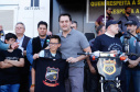 O governador Carlos Massa Ratinho Junior disse neste sábado (27) que o Governo do Paraná prepara, em parceria com motociclistas, uma agenda turística robusta para integrar ainda mais os clubes e potencializar as viagens ao encontro das belezas naturais do Estado. Ele participou das comemorações da 1ª Moto União, no Palácio Iguaçu, evento idealizado pelo Departamento de Trânsito do Paraná (Detran-PR) que passa a fazer parte do calendário estadual em razão do Dia do Motociclista.