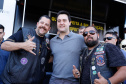 O governador Carlos Massa Ratinho Junior disse neste sábado (27) que o Governo do Paraná prepara, em parceria com motociclistas, uma agenda turística robusta para integrar ainda mais os clubes e potencializar as viagens ao encontro das belezas naturais do Estado. Ele participou das comemorações da 1ª Moto União, no Palácio Iguaçu, evento idealizado pelo Departamento de Trânsito do Paraná (Detran-PR) que passa a fazer parte do calendário estadual em razão do Dia do Motociclista.