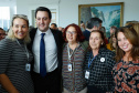 O governador Carlos Massa Ratinho Junior autorizou nesta terça-feira (30) o pagamento das progressões e promoções de carreira do Quadro Próprio do Poder Executivo (QPPE) e dos Servidores da Secretaria de Estado da Saúde (QPSS). A implantação dos avanços representa um investimento de R$ 30 milhões na folha do Estado.
