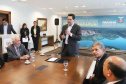 O governador Carlos Massa Ratinho Junior e o diretor-presidente da Itaipu, general Joaquim Silva e Luna, assinaram nesta quinta-feira (01), convênio para dar início à construção da segunda ponte ligando o Brasil ao Paraguai, em Foz do Iguaçu.Curitiba, 01-08-19.Foto: Arnaldo Alves / ANPr.