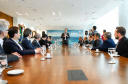O governador Carlos Massa Ratinho Junior e o diretor-presidente da Itaipu, general Joaquim Silva e Luna, assinaram nesta quinta-feira (01), convênio para dar início à construção da segunda ponte ligando o Brasil ao Paraguai, em Foz do Iguaçu.