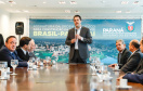 O governador Carlos Massa Ratinho Junior e o diretor-presidente da Itaipu, general Joaquim Silva e Luna, assinaram nesta quinta-feira (01), convênio para dar início à construção da segunda ponte ligando o Brasil ao Paraguai, em Foz do Iguaçu.