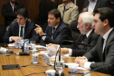 O governador Carlos Massa Ratinho Junior apresentou nesta quarta-feira (7) aos deputados estaduais um banco de projetos de R$ 350 milhões para reestruturação de rodovias, ferrovias e da segurança pública. Ele tem formato inédito no Estado e foi deseenvolvido em parceria com os parlamentares para resolver os maiores gargalos dessas áreas. O lançamento oficial acontecerá ainda neste mês. Foto: José Fernando Ogura/ANPr