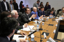O governador Carlos Massa Ratinho Junior apresentou nesta quarta-feira (7) aos deputados estaduais um banco de projetos de R$ 350 milhões para reestruturação de rodovias, ferrovias e da segurança pública. Ele tem formato inédito no Estado e foi deseenvolvido em parceria com os parlamentares para resolver os maiores gargalos dessas áreas. O lançamento oficial acontecerá ainda neste mês. Foto: José Fernando Ogura/ANPr