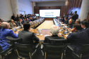 O governador Carlos Massa Ratinho Junior apresentou nesta quarta-feira (7) aos deputados estaduais um banco de projetos de R$ 350 milhões para reestruturação de rodovias, ferrovias e da segurança pública. Ele tem formato inédito no Estado e foi deseenvolvido em parceria com os parlamentares para resolver os maiores gargalos dessas áreas. O lançamento oficial acontecerá ainda neste mês. Foto: José Fernando Ogura/ANPr