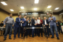 O governador Carlos Massa Ratinho Junior reúne-se com prefeitos na sede da Associação dos Municípios do Sudoeste do Paraná (Amsop), em Francisco Beltrão e assina autorização para licitações de obras para a infraestrutura urbana