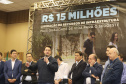 O governador Carlos Massa Ratinho Junior reúne-se com prefeitos na sede da Associação dos Municípios do Sudoeste do Paraná (Amsop), em Francisco Beltrão e assina autorização para licitações de obras para a infraestrutura urbana