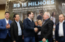 Obras de infraestrutura, melhorias em escolas, reformas e construção de postos de saúde estão no pacote de investimentos que o Governo do Estado fará em 24 cidades da região Sudoeste. O governador Carlos Massa Ratinho Junior se reuniu nesta quinta-feira (8) com os prefeitos na sede da Associação dos Municípios do Sudoeste do Paraná (Amsop), em Francisco Beltrão, e assinou as ordens de serviço e homologação das licitações para dar início às obras e ações.