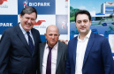 O Biopark - Parque Científico e Tecnológico de Biociências de Toledo, no Oeste do Estado, vai ganhar um Complexo Hospitalar e de Saúde. O governador Carlos Massa Ratinho Junior participou nesta sexta-feira (9) do anúncio do empreendimento, que pertence ao grupo Sempre Vida e vai unir o atendimento na saúde ao desenvolvimento de pesquisas e inovação.