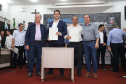 O governador Carlos Massa Ratinho Junior participa nesta sexta-feira (09), em na câmara de Toledo, a liberação de recursos para municípios da região Oeste. Participaram: prefeito de Toledo, Lucio De Marchi; secretário Chefe da Casa Civil, Guto Silva; de Desenvolvimento Urbano, João Carlos Ortega; do Planejamento, Valdemar Jorge e da Infraestrutura e Logística, Sandro Alex; deputados e demais autoridades.Toledo, 09-08-19.Foto: Arnaldo Alves / ANPr.