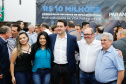 Novos veículos, ruas pavimentadas, construção de escola, de quadra de esportes e de barracões industriais estão entre os investimentos que 24 municípios do Oeste do Paraná farão com apoio do Governo do Estado. O governador Carlos Massa Ratinho Junior esteve nesta sexta-feira (09) em Toledo para assinar as licitações e homologações dos projetos.