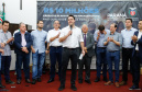 Novos veículos, ruas pavimentadas, construção de escola, de quadra de esportes e de barracões industriais estão entre os investimentos que 24 municípios do Oeste do Paraná farão com apoio do Governo do Estado. O governador Carlos Massa Ratinho Junior esteve nesta sexta-feira (09) em Toledo para assinar as licitações e homologações dos projetos.
