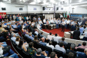 Novos veículos, ruas pavimentadas, construção de escola, de quadra de esportes e de barracões industriais estão entre os investimentos que 24 municípios do Oeste do Paraná farão com apoio do Governo do Estado. O governador Carlos Massa Ratinho Junior esteve nesta sexta-feira (09) em Toledo para assinar as licitações e homologações dos projetos.