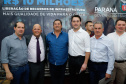 Novos veículos, ruas pavimentadas, construção de escola, de quadra de esportes e de barracões industriais estão entre os investimentos que 24 municípios do Oeste do Paraná farão com apoio do Governo do Estado. O governador Carlos Massa Ratinho Junior esteve nesta sexta-feira (09) em Toledo para assinar as licitações e homologações dos projetos.