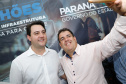 Novos veículos, ruas pavimentadas, construção de escola, de quadra de esportes e de barracões industriais estão entre os investimentos que 24 municípios do Oeste do Paraná farão com apoio do Governo do Estado. O governador Carlos Massa Ratinho Junior esteve nesta sexta-feira (09) em Toledo para assinar as licitações e homologações dos projetos.