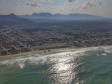 Os Jogos de Natureza e Aventura foram abertos oficialmente neste sábado (10), em Matinhos, com vários shows que animaram o público. O governador Carlos Massa Ratinho Junior esteve no local e reforçou a opção de fazer do turismo, especialmente no Litoral, um dos pilares do desenvolvimento econômico e social do Paraná. Foto: José Fernando Ogura/AEN