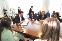 O governador Carlos Massa Ratinho Junior, o secretário da Justiça, Família e Trabalho, Ney Leprevost, e a ministra da Mulher, da Família e dos Direitos Humanos, Damares Alves, assinaram nessa segunda-feira (12), no Palácio Iguaçu, dois protocolos de intenções que visam fortalecer as ações em defesa da mulher e de crianças e adolescentes.Curitiba, 12-08-19.Foto: Arnaldo Alves / ANPr.
