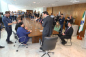 O governador Carlos Massa Ratinho Junior, o secretário da Justiça, Família e Trabalho, Ney Leprevost, e a ministra da Mulher, da Família e dos Direitos Humanos, Damares Alves, assinaram nessa segunda-feira (12), no Palácio Iguaçu, dois protocolos de intenções que visam fortalecer as ações em defesa da mulher e de crianças e adolescentes.Curitiba, 12-08-19.Foto: Arnaldo Alves / ANPr.