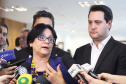 O governador Carlos Massa Ratinho Junior, o secretário da Justiça, Família e Trabalho, Ney Leprevost, e a ministra da Mulher, da Família e dos Direitos Humanos, Damares Alves, assinaram nessa segunda-feira (12), no Palácio Iguaçu, dois protocolos de intenções que visam fortalecer as ações em defesa da mulher e de crianças e adolescentes.Curitiba, 12-08-19.Foto: Arnaldo Alves / ANPr.