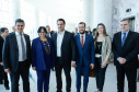 O governador Carlos Massa Ratinho Junior, o secretário da Justiça, Família e Trabalho, Ney Leprevost, e a ministra da Mulher, da Família e dos Direitos Humanos, Damares Alves, assinam dois protocolos de intenções que visam fortalecer as ações em defesa da mulher e de crianças e adolescentes.