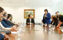 O governador Carlos Massa Ratinho Junior, o secretário da Justiça, Família e Trabalho, Ney Leprevost, e a ministra da Mulher, da Família e dos Direitos Humanos, Damares Alves, assinam dois protocolos de intenções que visam fortalecer as ações em defesa da mulher e de crianças e adolescentes.