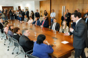 O governador Carlos Massa Ratinho Junior, o secretário da Justiça, Família e Trabalho, Ney Leprevost, e a ministra da Mulher, da Família e dos Direitos Humanos, Damares Alves, assinam dois protocolos de intenções que visam fortalecer as ações em defesa da mulher e de crianças e adolescentes.