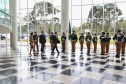 O vice-governador Darci Piana recebeu nesta quarta-feira (14), no Palácio Iguaçu, o embaixador da Nova Zelândia, Chris Langley, e reafirmou o interesse do Paraná em desenvolver projetos de cooperação nas áreas da agricultura, educação e turismo. Piana também apresentou os projetos estruturantes do Estado na área da infraestrutura, que envolvem melhorias em rodovias, ferrovias, portos e aeroportos.Foto: José Fernando Ogura/AEN