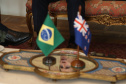 O vice-governador Darci Piana recebeu nesta quarta-feira (14), no Palácio Iguaçu, o embaixador da Nova Zelândia, Chris Langley, e reafirmou o interesse do Paraná em desenvolver projetos de cooperação nas áreas da agricultura, educação e turismo. Piana também apresentou os projetos estruturantes do Estado na área da infraestrutura, que envolvem melhorias em rodovias, ferrovias, portos e aeroportos.Foto: José Fernando Ogura/AEN