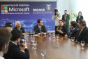 O Governo do Estado e a Microsoft Brasil firmaram nesta quarta-feira (14), protocolo de intenções para colaboração mútua em ações nas áreas da educação, qualificação, inovação e empreendedorismo. O documento foi assinado pelo governador Carlos Massa Ratinho Junior e a presidente da Microsoft Brasil, Tânia Conte Cosentino.