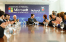 O Paraná é o primeiro Estado do Brasil a fechar um convênio com a Microsoft com o objetivo de fomentar a educação, qualificação, inovação e empreendedorismo. O protocolo de intenção foi assinado pelo governador Carlos Massa Ratinho Junior e a presidente da Microsoft Brasil, Tânia Cosentino, nesta quarta-feira (14), em solenidade no Palácio Iguaçu.