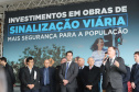 O governador Carlos Massa Ratinho Junior e o diretor do Detran, Cezar Kogut, autorizam repasse do Detran para municípios realizarem obras de sinalização nas cidades.Curitiba, 14-08-19Foto: Arnaldo Alves / ANPr.