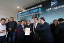O governador Carlos Massa Ratinho Junior e o diretor do Detran, Cezar Kogut, autorizam repasse do Detran para municípios realizarem obras de sinalização nas cidades.Curitiba, 14-08-19Foto: Arnaldo Alves / ANPr.
