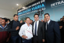 O governador Carlos Massa Ratinho Junior e o diretor do Detran, Cezar Kogut, autorizam repasse do Detran para municípios realizarem obras de sinalização nas cidades.Curitiba, 14-08-19Foto: Arnaldo Alves / ANPr.