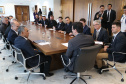 O governador Carlos Massa Ratinho Junior recebeu nesta quarta-feira (14), no Palácio Iguaçu, em Curitiba, o diretor-superintendente da empresa de laticínios Piracanjuba, Cesar Helou. Na reunião, o executivo confirmou dois novos investimentos da Região Sudoeste do Paraná que, somados, atingem o valor de R$ 110 milhões. A previsão é que os empreendimentos gerem 370 empregos diretor.