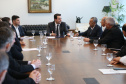 O governador Carlos Massa Ratinho Junior recebeu nesta quarta-feira (14), no Palácio Iguaçu, em Curitiba, o diretor-superintendente da empresa de laticínios Piracanjuba, Cesar Helou. Na reunião, o executivo confirmou dois novos investimentos da Região Sudoeste do Paraná que, somados, atingem o valor de R$ 110 milhões. A previsão é que os empreendimentos gerem 370 empregos diretor.